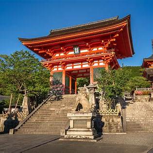 "Kiyomizu-dera Kyoto red gate"