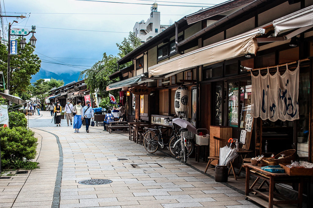 matsumoto-nawate-dori-frog-street-resized-9-1024×681 matsumoto-nawate-dori-frog-street-resized-9-1024x681